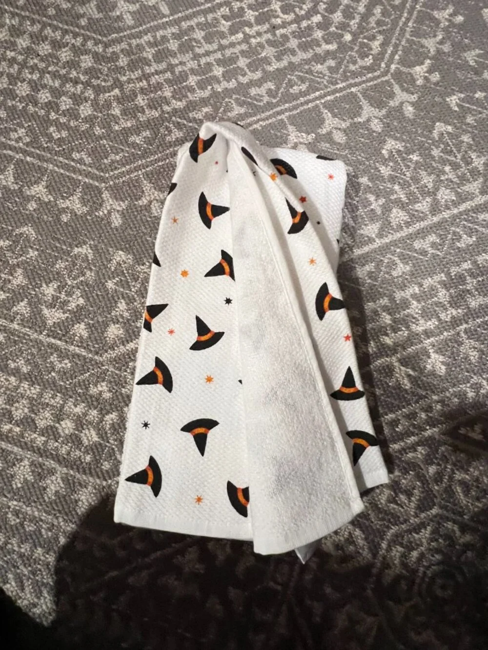 Cupcakes & cashmere halloween kitchen towels set 3 mom wife witch hats NWT